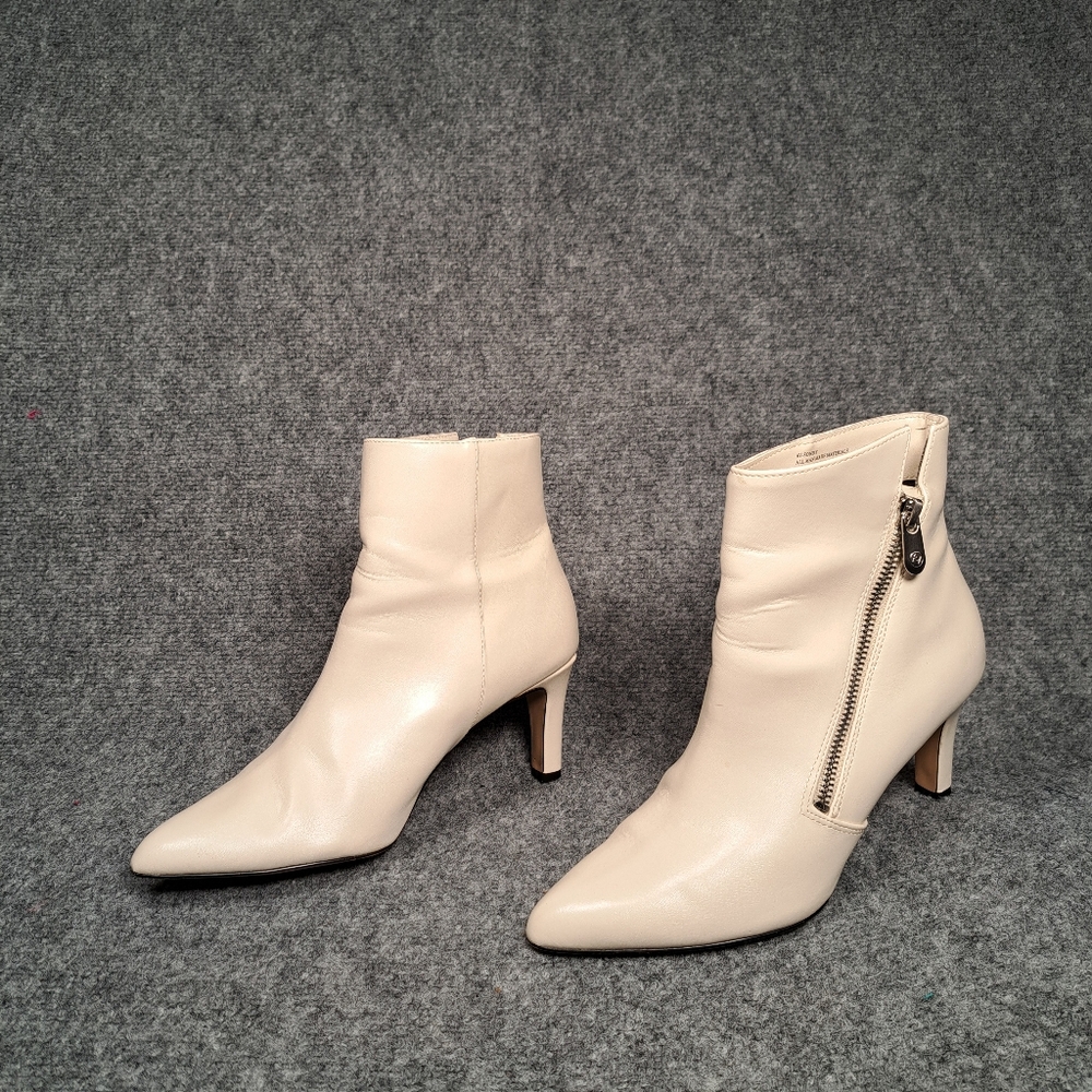 Adrienne Vittadini Ivory White Leather 7M Ankle Boots Stiletto Zip City Festive